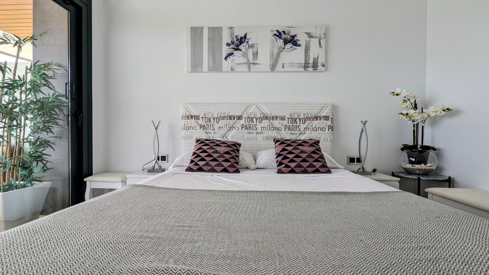 Sunset Waves Sea View Apartments 베니돔 외부 사진