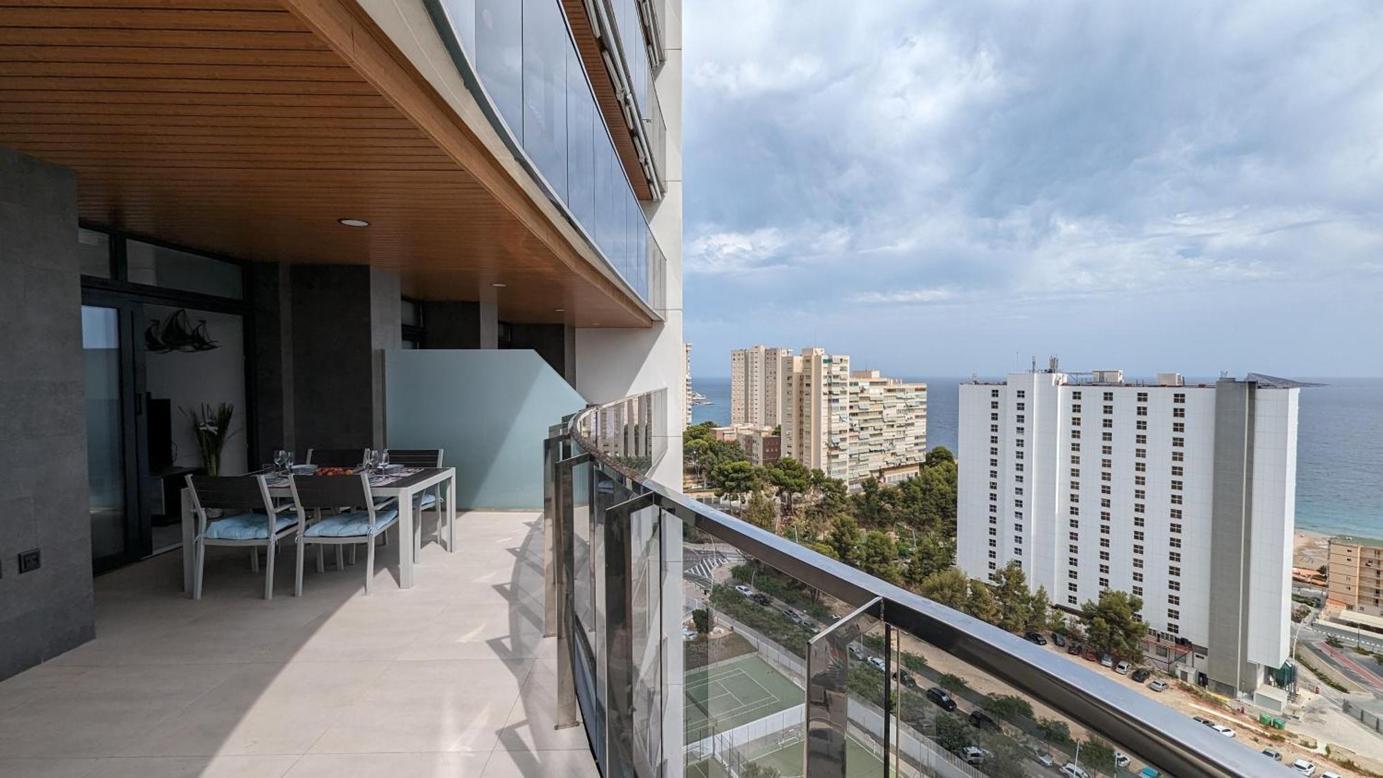 Sunset Waves Sea View Apartments 베니돔 외부 사진