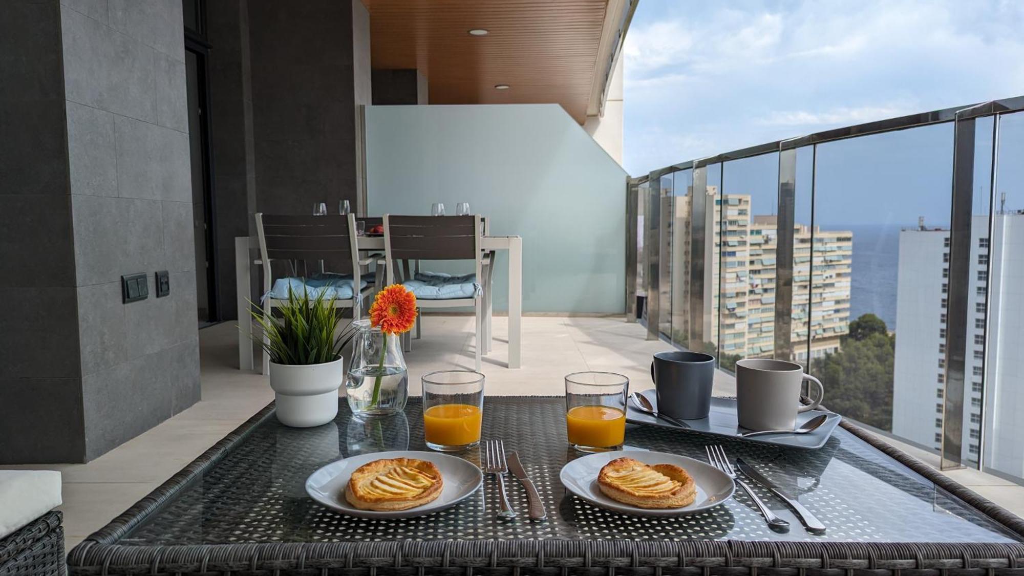 Sunset Waves Sea View Apartments 베니돔 외부 사진