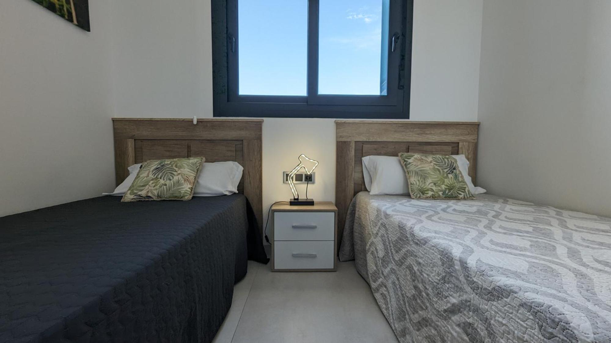 Sunset Waves Sea View Apartments 베니돔 외부 사진